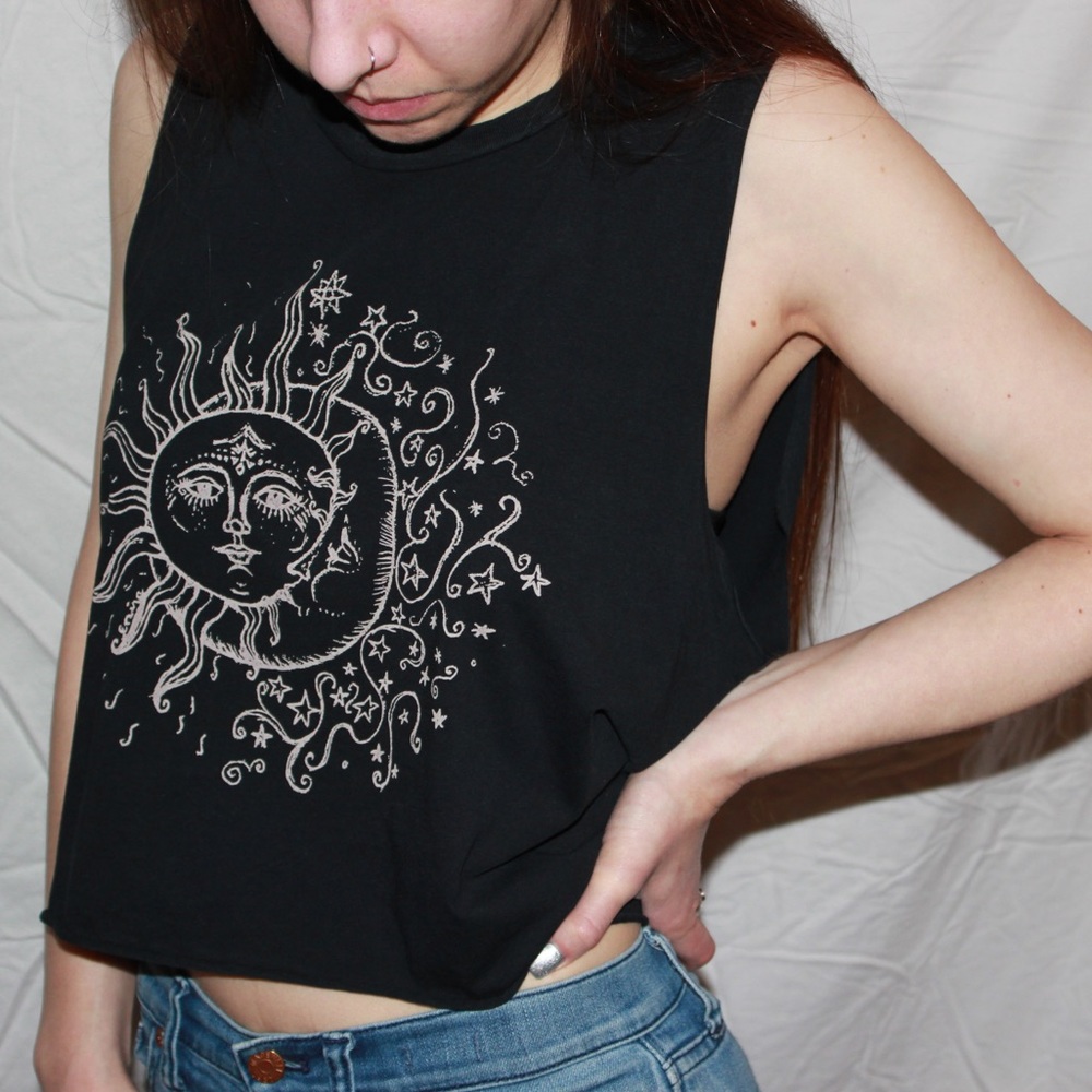 Sun & Moon Tanktop - Picture 8 of 9